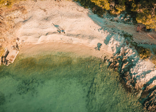 Objavljen video koji je DJ-ica Nora Van Elken snimala u Primoštenu: Pogledat će ga 10 milijuna njezinih pratitelja