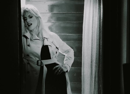 Lili Gee u najemotivnijem singlu i spotu do sada: Poslušajte i pogledajte 'Skidam se'