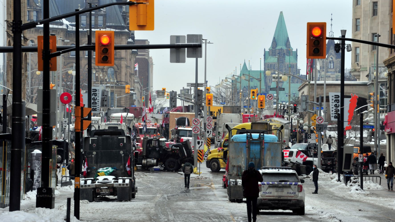 Blokada u Kanadi traje 13 dana, prijeti opskrbnim lancima: Vozači kamiona okupirali prometnice