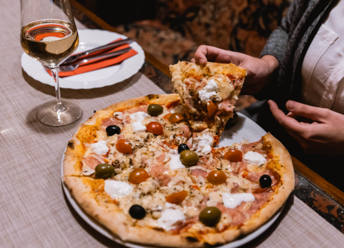 Probajte ukusne pizze nove Pizzerije Atomic na Brodarici!