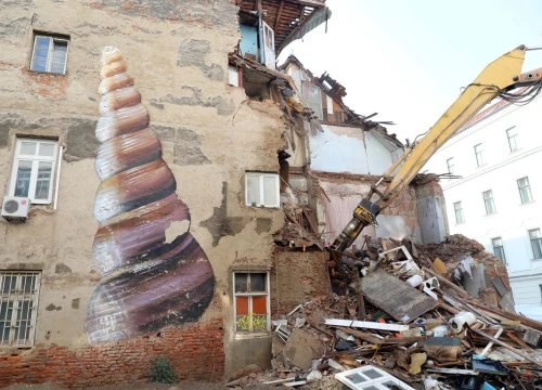 Počelo rušenje zgrade koja je postala simbol zagrebačkog potresa