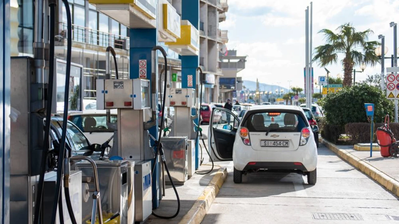 Od sutra cijena benzina raste za 62 lipe, dizela i plavog dizela za 1,5 kuna