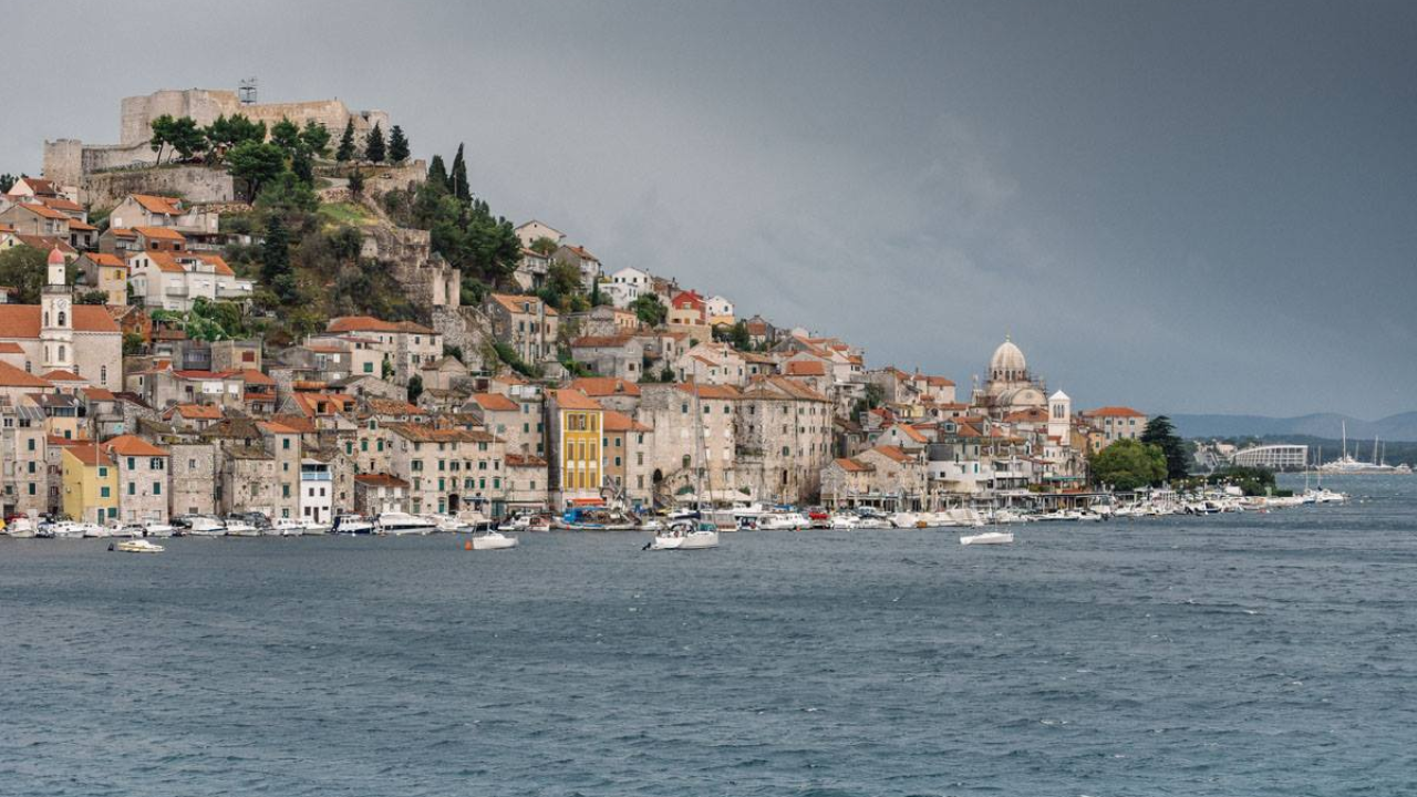 Oblačno uz povremenu kišu, poslijepodne razvedravanje: Evo što nas čeka za vikend