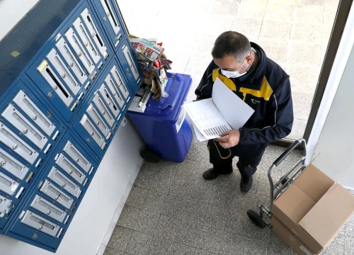 Ljudi prijavili Poštu: Kažu da im poštari ostave odmah žuti papir, javio se HAKOM