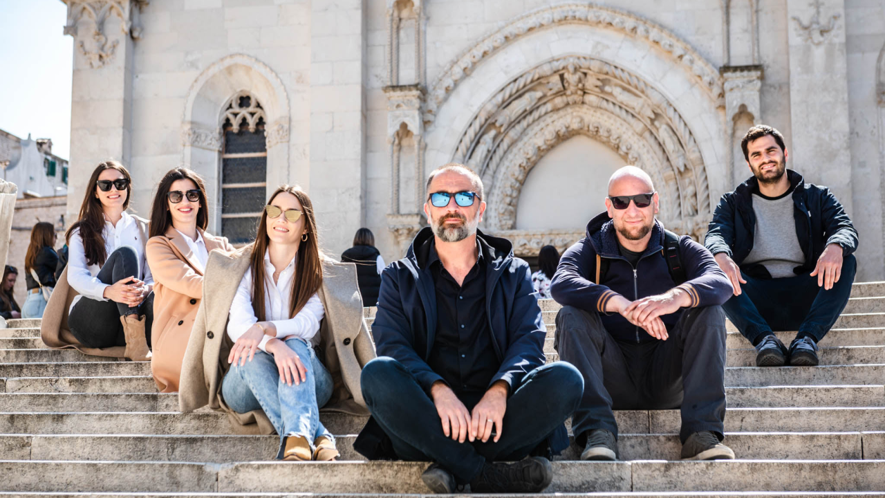 Ako želite poboljšati svoje poslovanje putem društvenih mreža javite se profesionalcima!