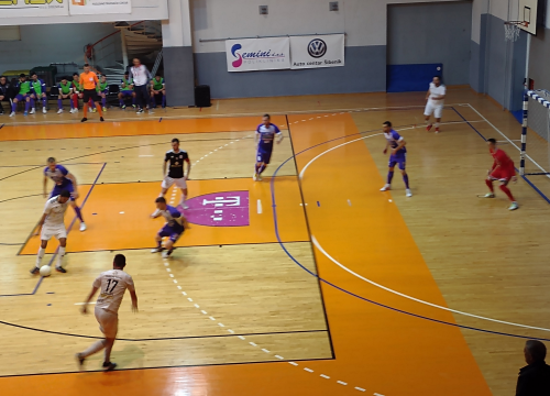 Crnica ponovo poražena od Novog Vremena, Makarani na korak do polufinala