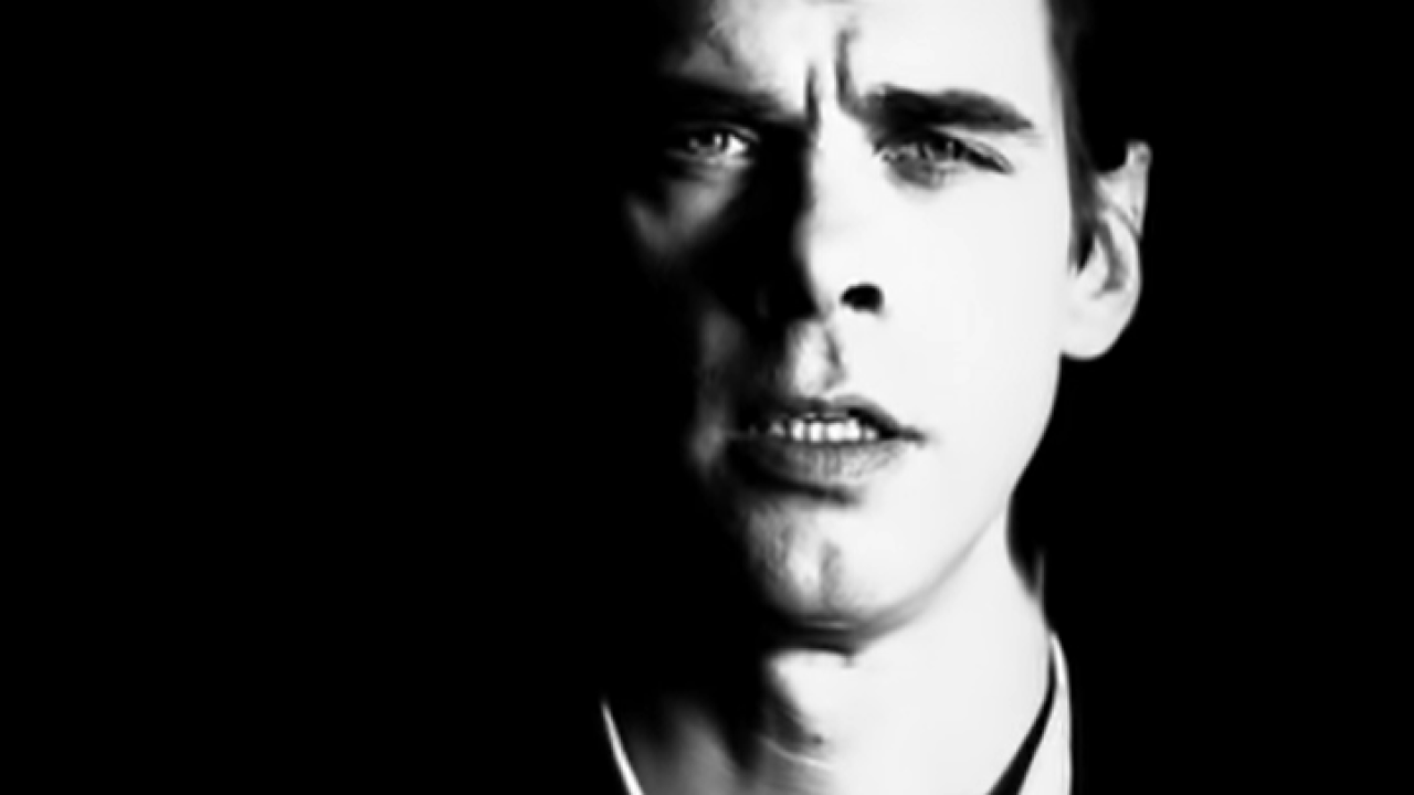 Umro Jethro Lazenby, sin Nicka Cavea