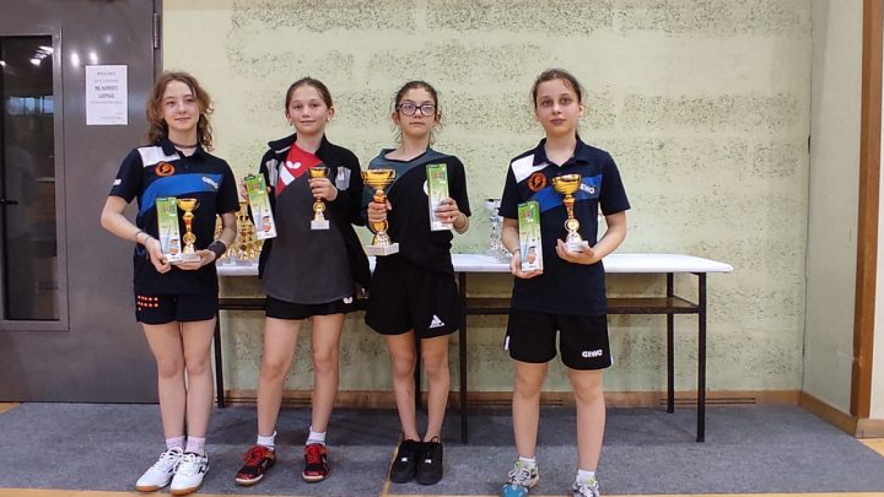 Briljantan uspjeh mladih šibenskih stolnotenisačica u Krapini
