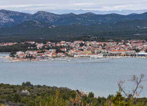Silente u petak otvara Pirovačko ljeto, nastupaju još Tedi Spalato, Hari Rončević, Daleka Obala…