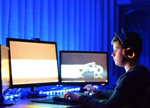 Koliko je opasna plava svjetlost ekrana i treba li se štititi?