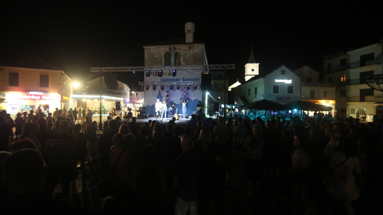 Puna riva: Silente priredio vrlo atraktivan početak 'Pirovačkog ljeta'