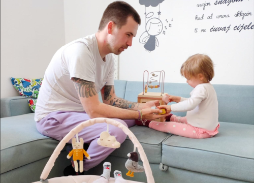 Petar je uzeo ženino prezime, bio na porodu i ne vidi čemu hvaliti očeve koji mijenjaju pelene: 'Dijete smo zajedno napravili'