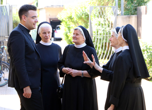 Don Šime Pleadin proslavio mladu misu u crkvi sv. Josipa u Ražinama