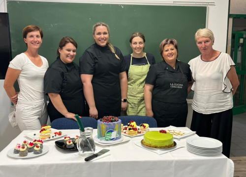 Fotografija 25 - Polaznici POU Šibenik uspješno završili program prekvalifikacije za kuhare, konobare, pekare i slastičare!