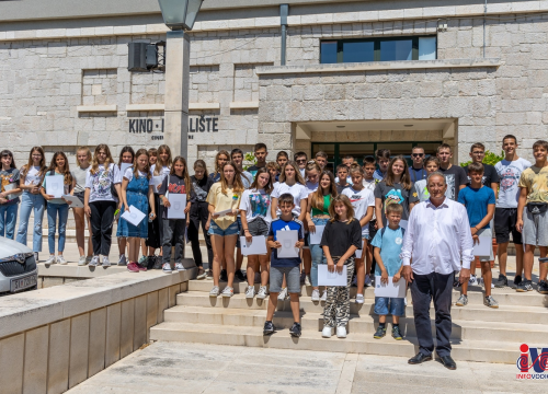 Učenici osnovnih škola Vodice i Čista Velika nagrađeni za uspjehe na natjecanjima