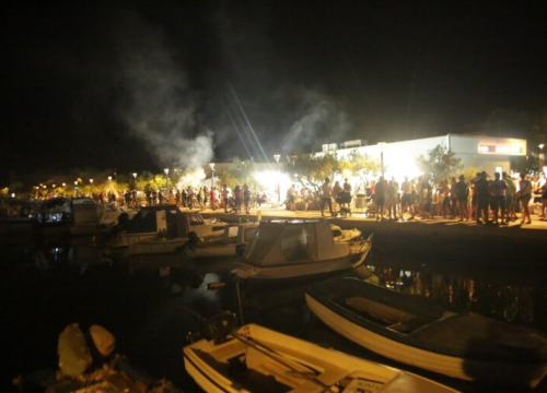 Fotografija 7 - Na ribarskoj fešti uz Tedija Spalata 'planulo' 165 kg srdela