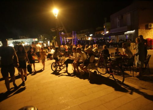 Fotografija 8 - Na ribarskoj fešti uz Tedija Spalata 'planulo' 165 kg srdela