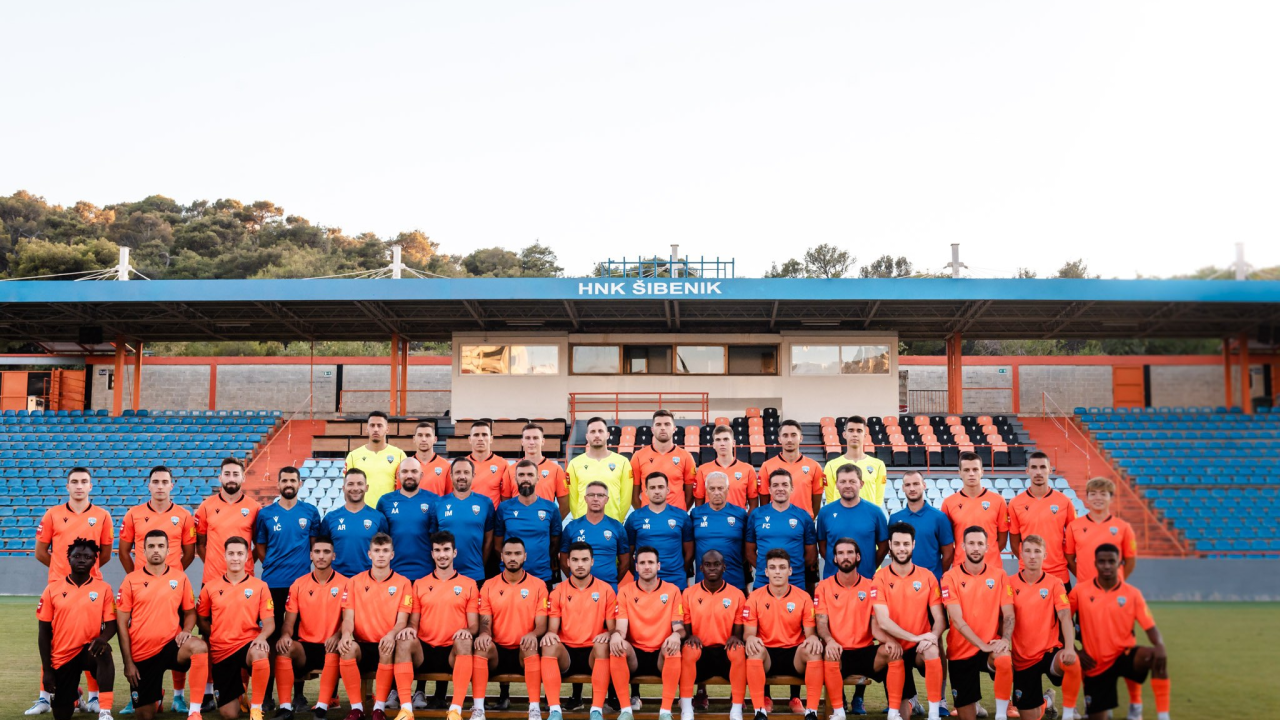 Nogometaši Šibenika odradili fotografiranje uoči subotnjeg starta nove sezone