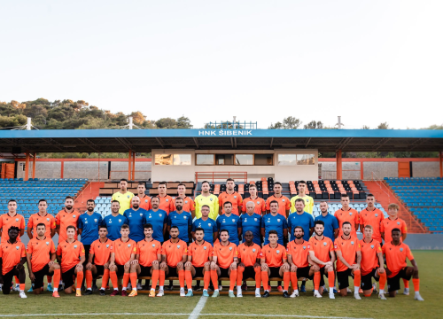 Nogometaši Šibenika odradili fotografiranje uoči subotnjeg starta nove sezone