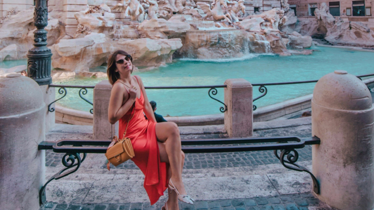 Sandru na društvenim mrežama prati 100 tisuća ljudi, a za dobru fotku diže se u zoru: 'Ljudi ne vjeruju da avion koji ste platili pet eura leti'