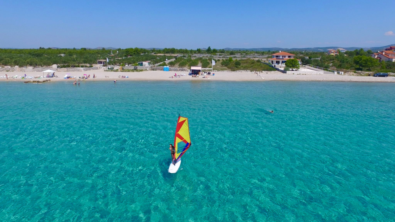 Kino klub Šibenik sutra na Jadriji prikazuje dokumentarac 'Nomad: Stopama Brucea Chatwina'