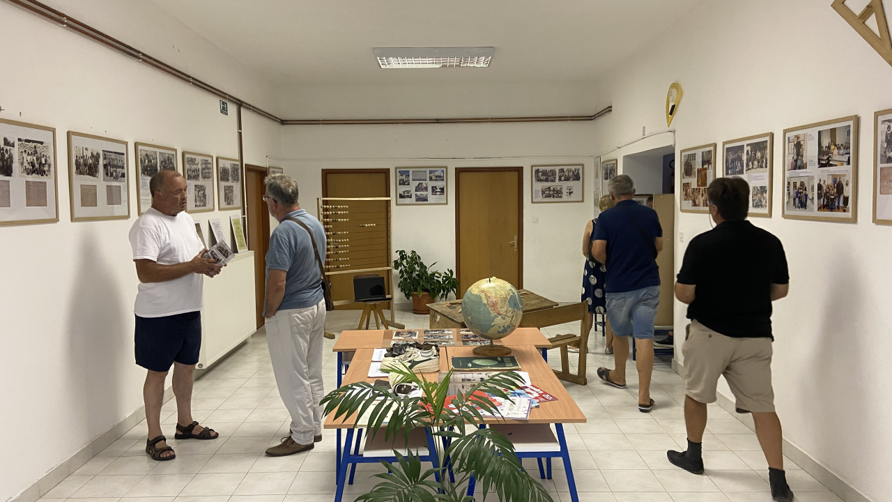 Priprema se knjiga o školi u Rupama, a u subotu je otvorena i izložba na tu temu