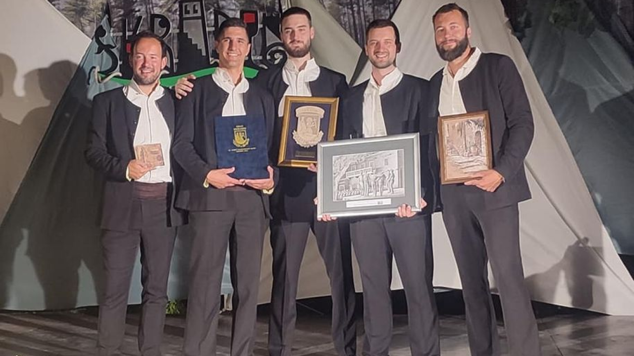 Zagrebačka klapa 'Bošket' briljirala na 42. Susretu dalmatinskih klapa u Skradinu
