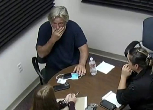 Alec Baldwin ipak povukao okidač pištolja koji je ubio snimateljicu