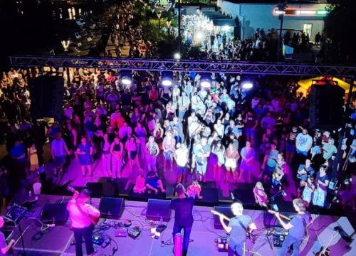 Pirovčani večeras feštaju uz Daleku obalu