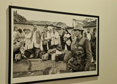 Fotografija 1 - 'Samo su mrtvi vidjeli kraj rata': FALIŠ otvoren izložbom srpskog fotografa o razaranju Vukovara