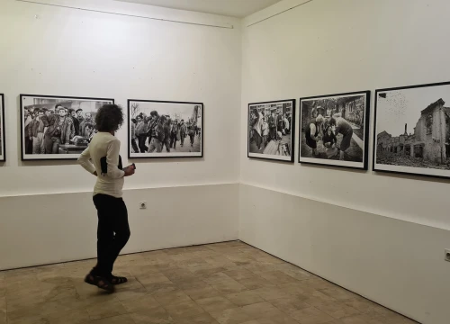 Fotografija 9 - 'Samo su mrtvi vidjeli kraj rata': FALIŠ otvoren izložbom srpskog fotografa o razaranju Vukovara