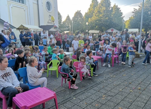 Fotografija 9 - Održano jesensko izdanje Ogulinskog festivala bajke: Sudjelovali izvođači i iz naše županije