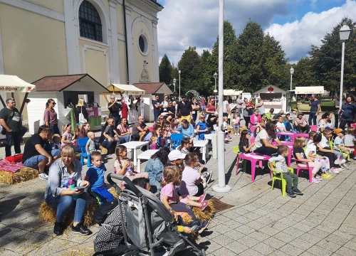 Fotografija 12 - Održano jesensko izdanje Ogulinskog festivala bajke: Sudjelovali izvođači i iz naše županije
