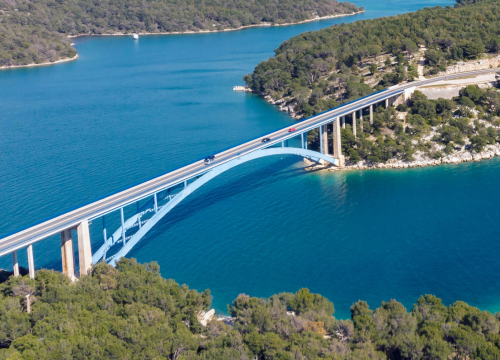 Jadranska magistrala povezala je obalu, a nazivana je i najljepšom cestom svijeta