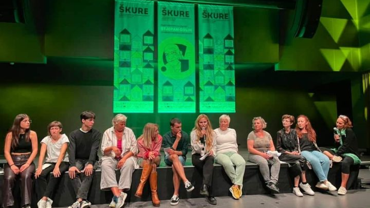 Na festivalu Škure održan poetsko-glazbeni performans 'Glumac ima vremena za poeziju Vesne Parun'