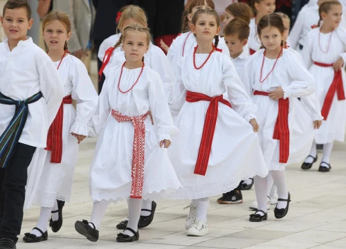 Fotografija 2 - Šibenik ugostio malene folkloraše, njih čak 367