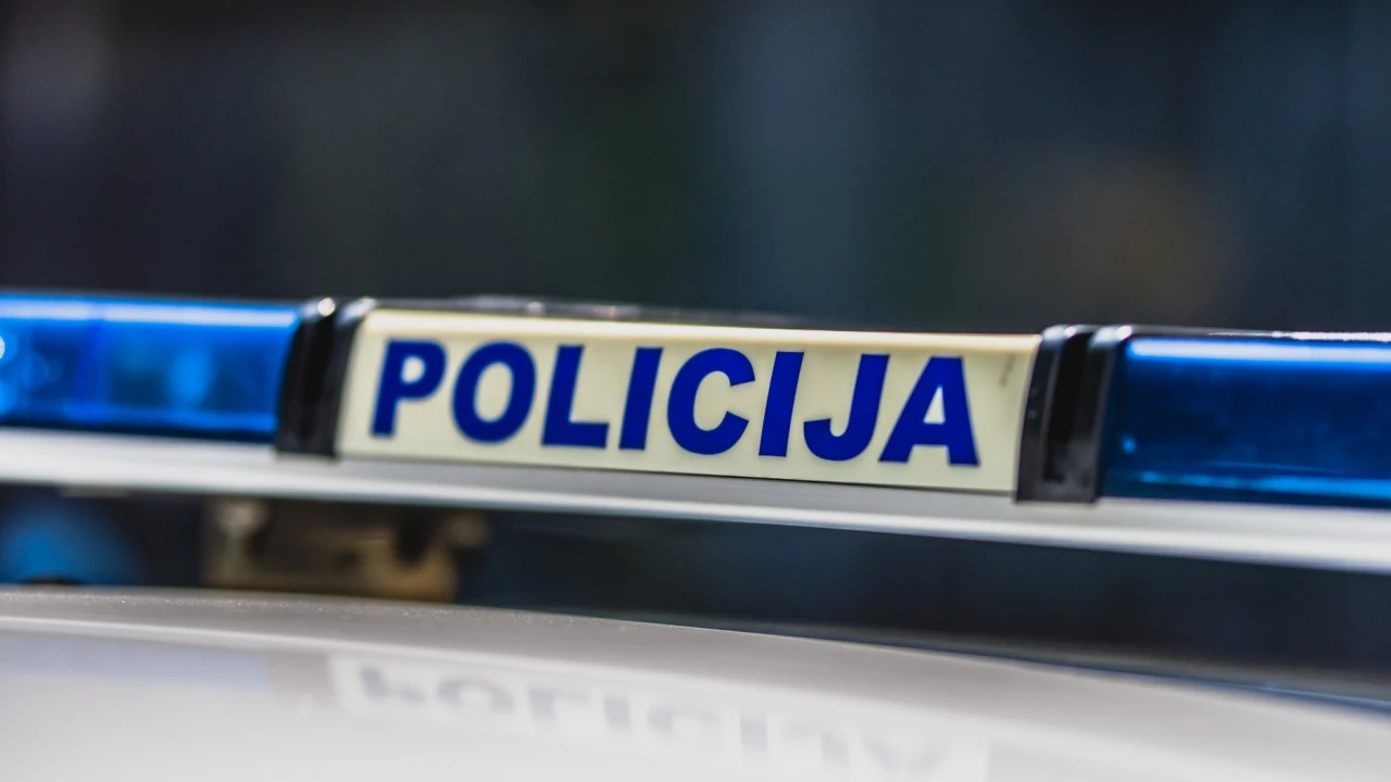 Na Poljudu s velike visine pao automobil, troje teško ozlijeđenih