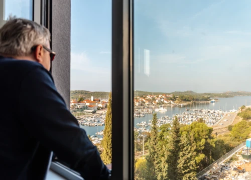 Fotografija 11 - Obišli smo studentski dom Palacin iznutra: Sobe su prostrane, s prekrasnim pogledom na Vrnažu, Mandalinu i Šibenik