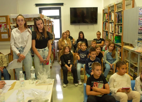 Fotografija 3 - Marija Kulušić i Marika Škundrić pobijedile na Natjecanju u čitanju u kninskoj knjižnici