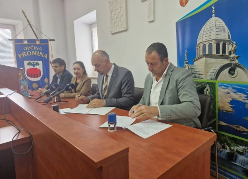 Fotografija 8 - Županija osigurala 1,2 milijuna kuna za razvoj infrastrukturnih projekata na području sedam jedinica lokalne samouprave