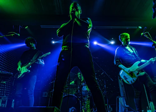 Fotografija 9 - Jonathan rasprodao Azimut, pogledajte kako je bilo na energičnoj svirci riječkih rockera
