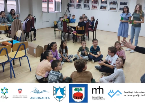 Fotografija 3 - Otvoren neformalni Klub mladih 'Kolarište' u Oklaju