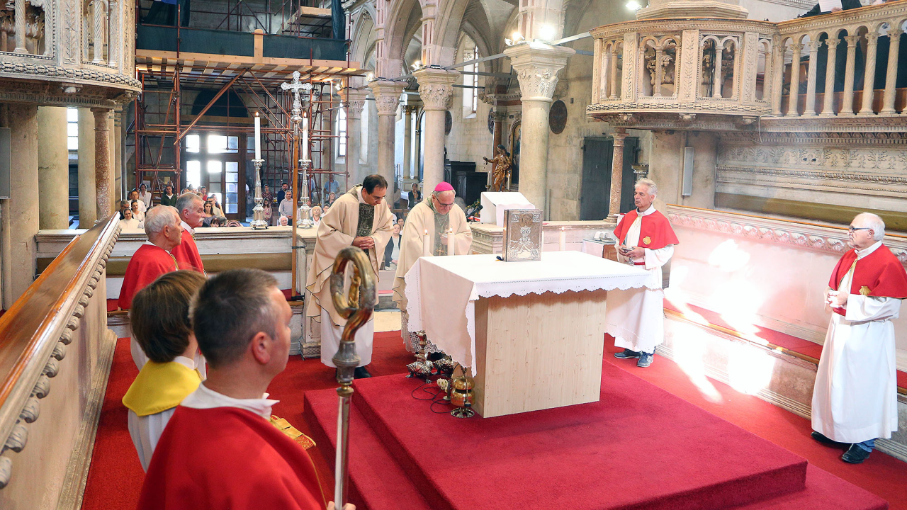 Biskup Rogić predvodio misno slavlje u katedrali