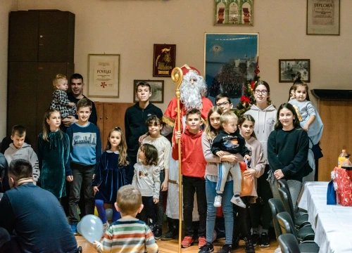 Sveti Nikola posjetio djecu šibenskih vatrogasaca: Naravno, podijelio je darove