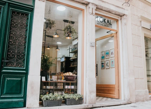 Pronađite najbolje božićne poklone uz super akcije trgovine Lokal!