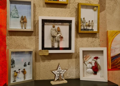 Fotografija 20 - Prodajna izložba u čarobnom ambijentu: U Azimutu otvoren još jedan 'Božićni tinel'