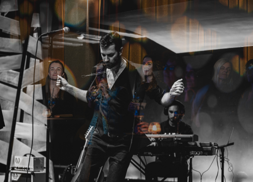 Boris Štok šarmirao i rasplesao, većinom žensku publiku u Arsenu