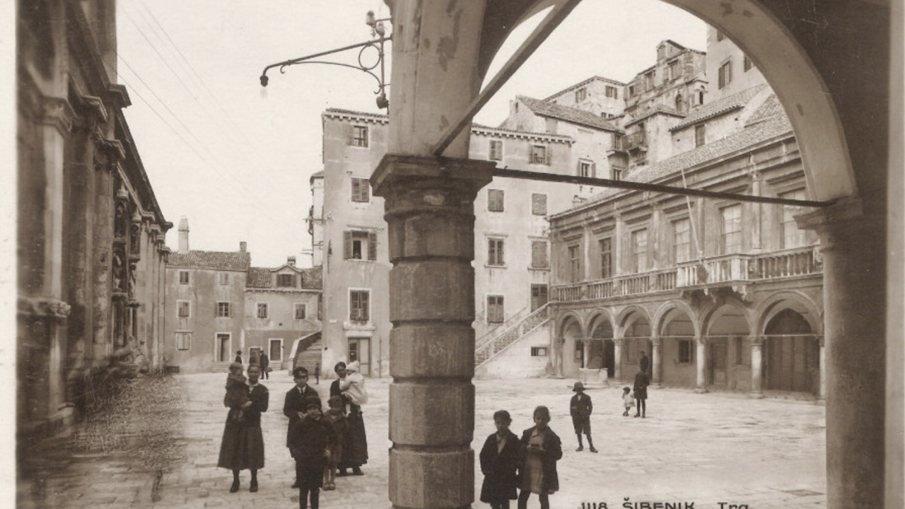 Šibenski leksikon: Prođi me se bar na prvo čelo Božića, eno ti fritule na psihi