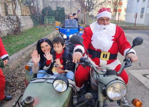 Bajkeri navukli odijelo Djeda Božićnjaka i posjetili korisnike Centra Šubićevac