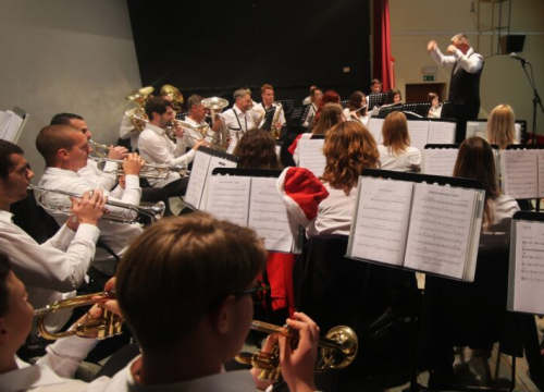 Puhački orkestar Pirovac održao tradicionalni božićni koncert